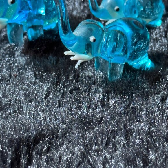 Miniature Blue Glass Elephant Figurine Set Of 3 Collectible Decor - Picture 3 of 7